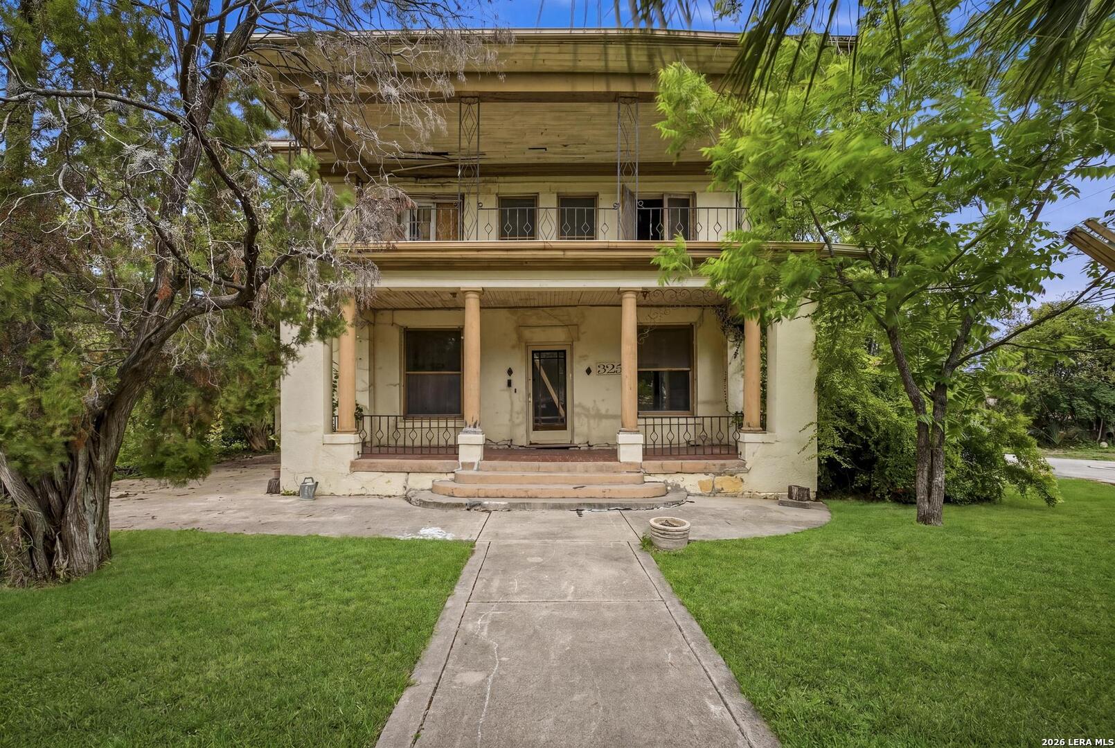 325 E Courtland San Antonio TX 78212