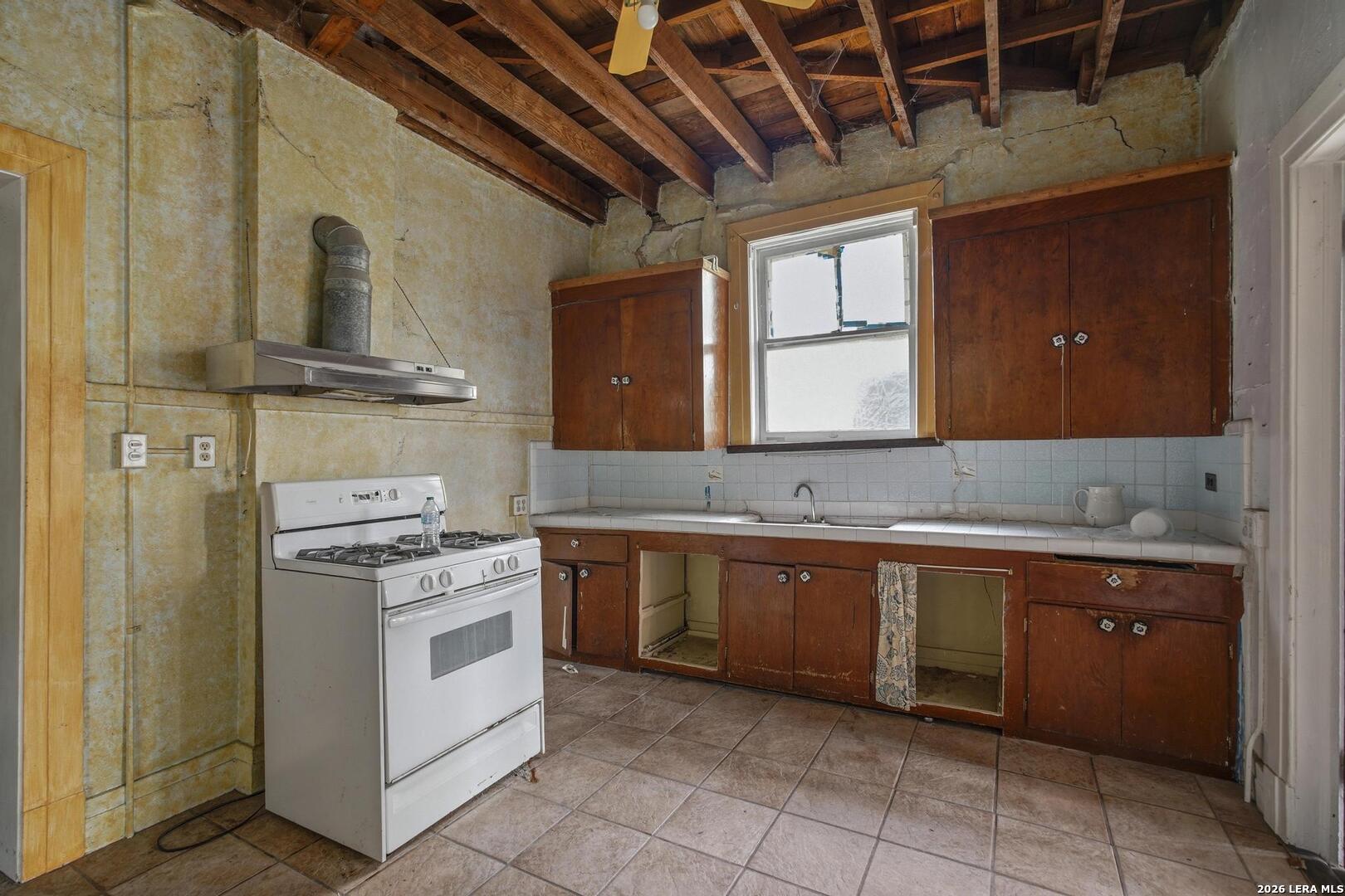 325 E Courtland San Antonio TX 78212