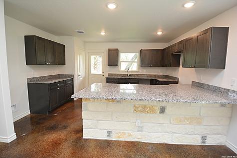 554 Burr Oak Canyon Lake TX 78133
