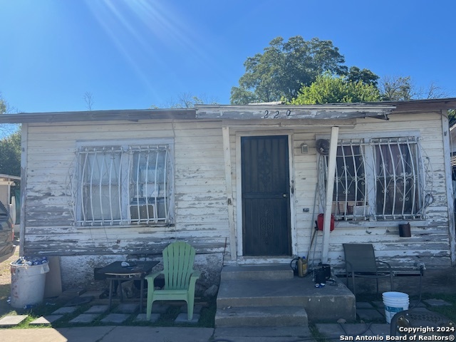 229 Juanita Avenue San Antonio TX 78237