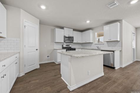 5607 Hartley Home San Antonio TX 78245