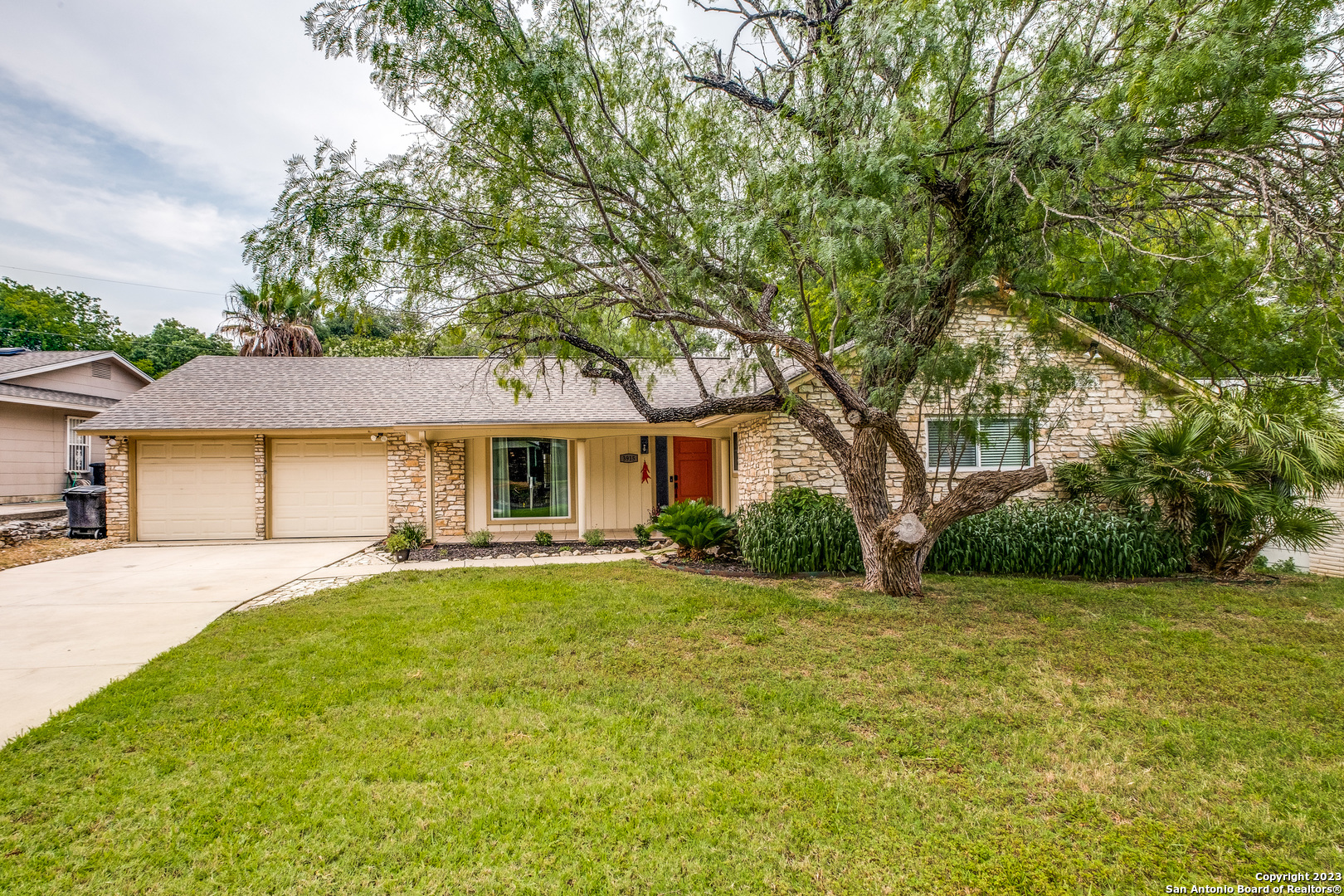 3915 Highcliff Drive San Antonio TX 78218