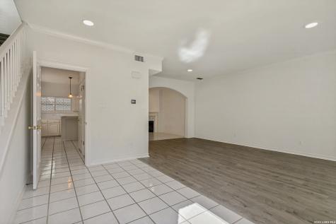 158 Oakwell Farms San Antonio TX 78218