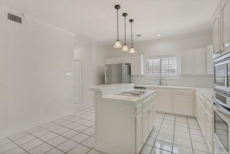 158 Oakwell Farms San Antonio TX 78218