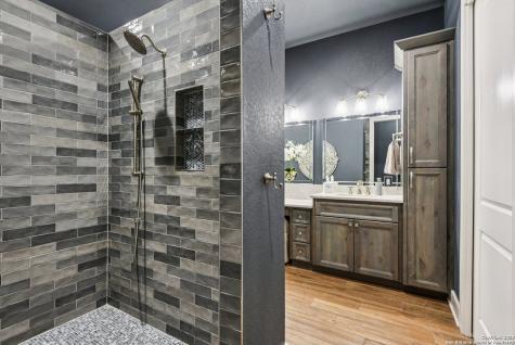 449 Hanging Oak Spring Branch TX 78070