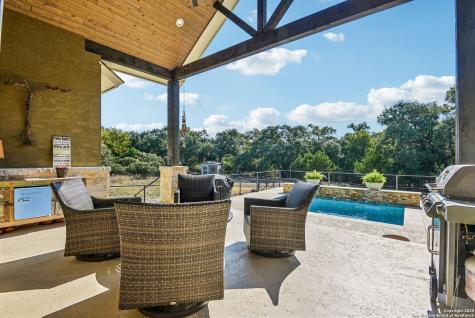 449 Hanging Oak Spring Branch TX 78070