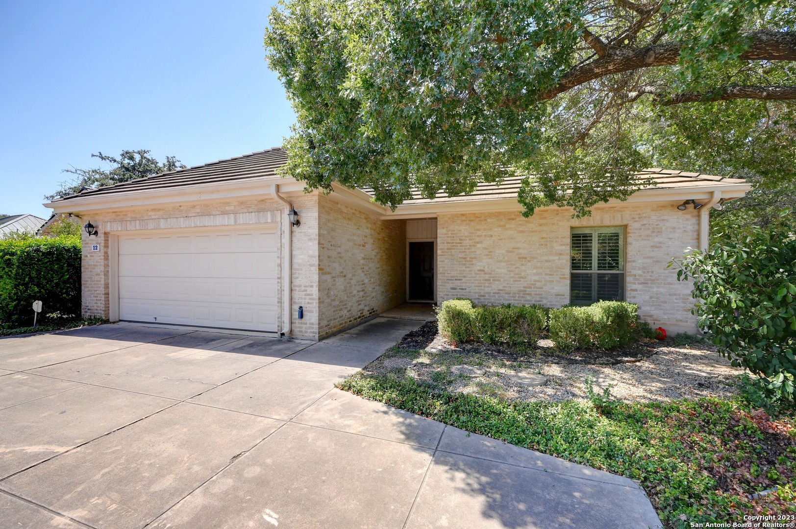 12 Bryanston Court San Antonio TX 78218