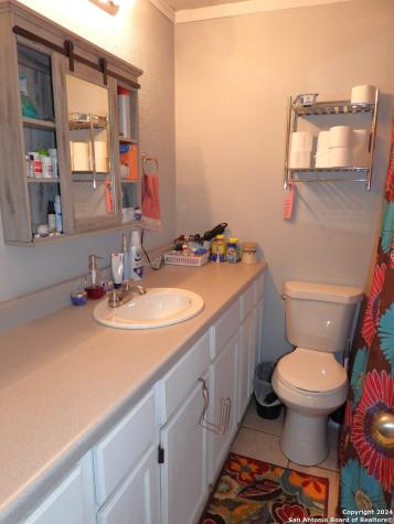 155 Scenic Circle Lakehills TX 78063
