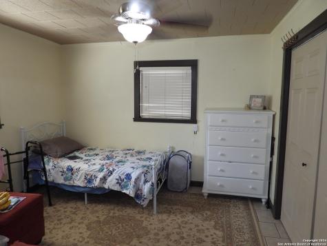 155 Scenic Circle Lakehills TX 78063