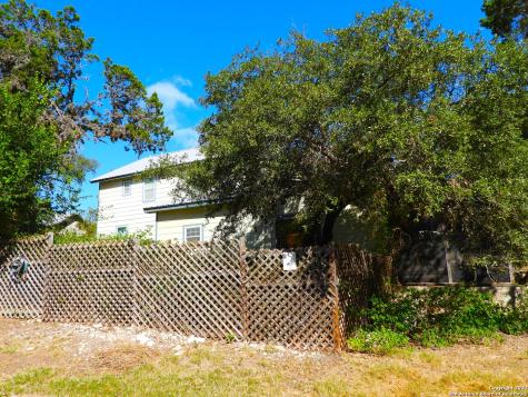155 Scenic Circle Lakehills TX 78063
