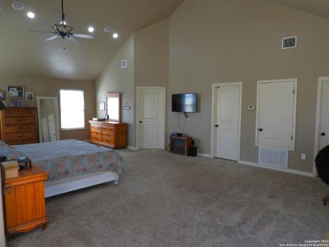 155 Scenic Circle Lakehills TX 78063