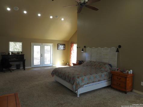 155 Scenic Circle Lakehills TX 78063