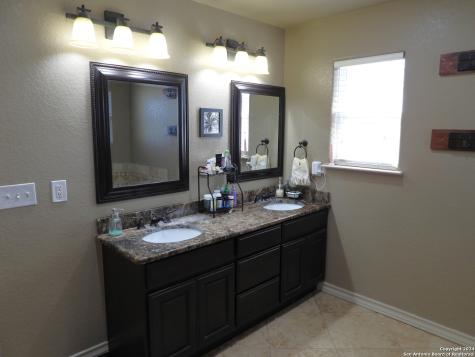 155 Scenic Circle Lakehills TX 78063