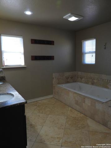 155 Scenic Circle Lakehills TX 78063