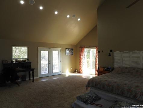 155 Scenic Circle Lakehills TX 78063