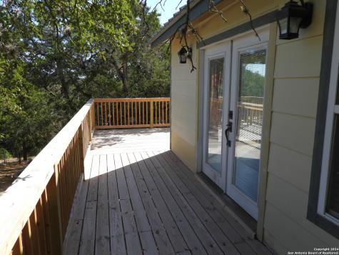 155 Scenic Circle Lakehills TX 78063