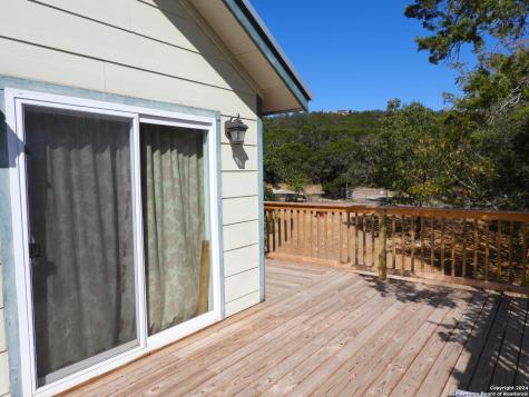 155 Scenic Circle Lakehills TX 78063