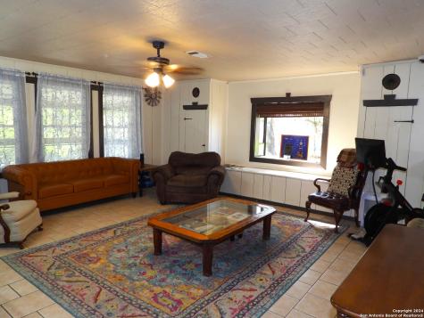 155 Scenic Circle Lakehills TX 78063