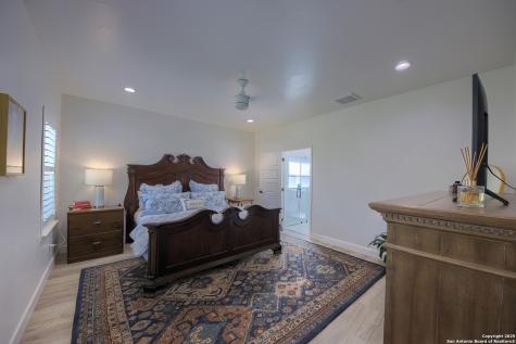 806 34th Street Hondo TX 78861