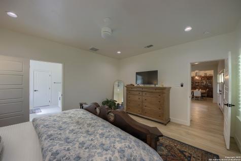 806 34th Street Hondo TX 78861