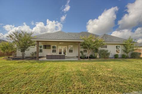 806 34th Street Hondo TX 78861
