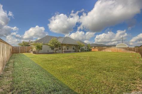 806 34th Street Hondo TX 78861