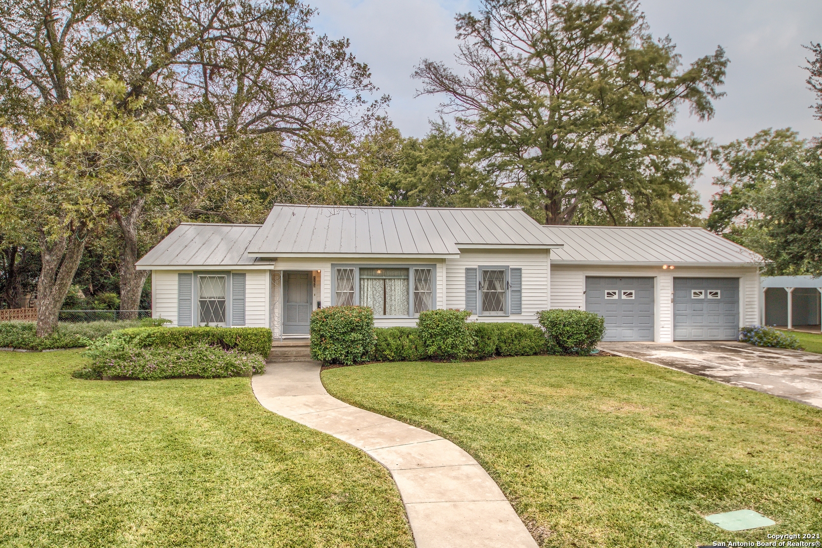 1154 28th Street Hondo TX 78861