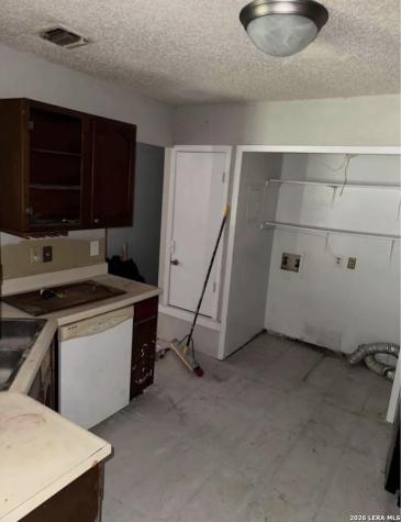 6911 Neston Drive San Antonio TX 78239