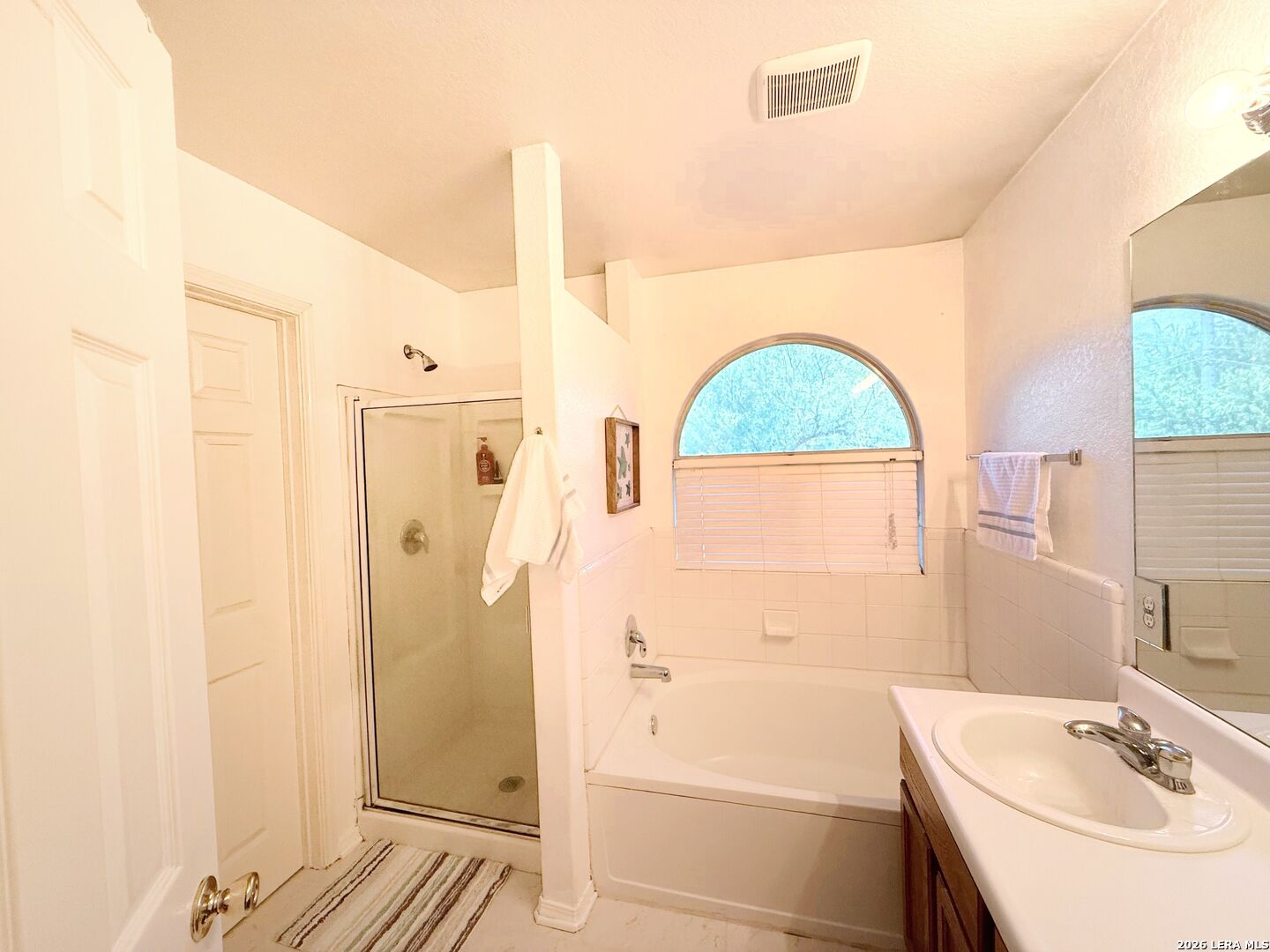 7402 Lacey Oak Path San Antonio TX 78223