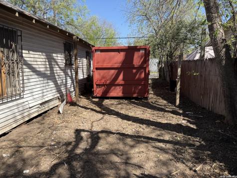 1618 Lennon San Antonio TX 78223