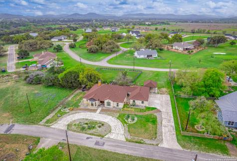 152 Creekwood Drive Bandera TX 78003