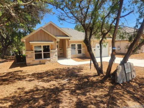 1409 Riviera Drive Canyon Lake TX 78133