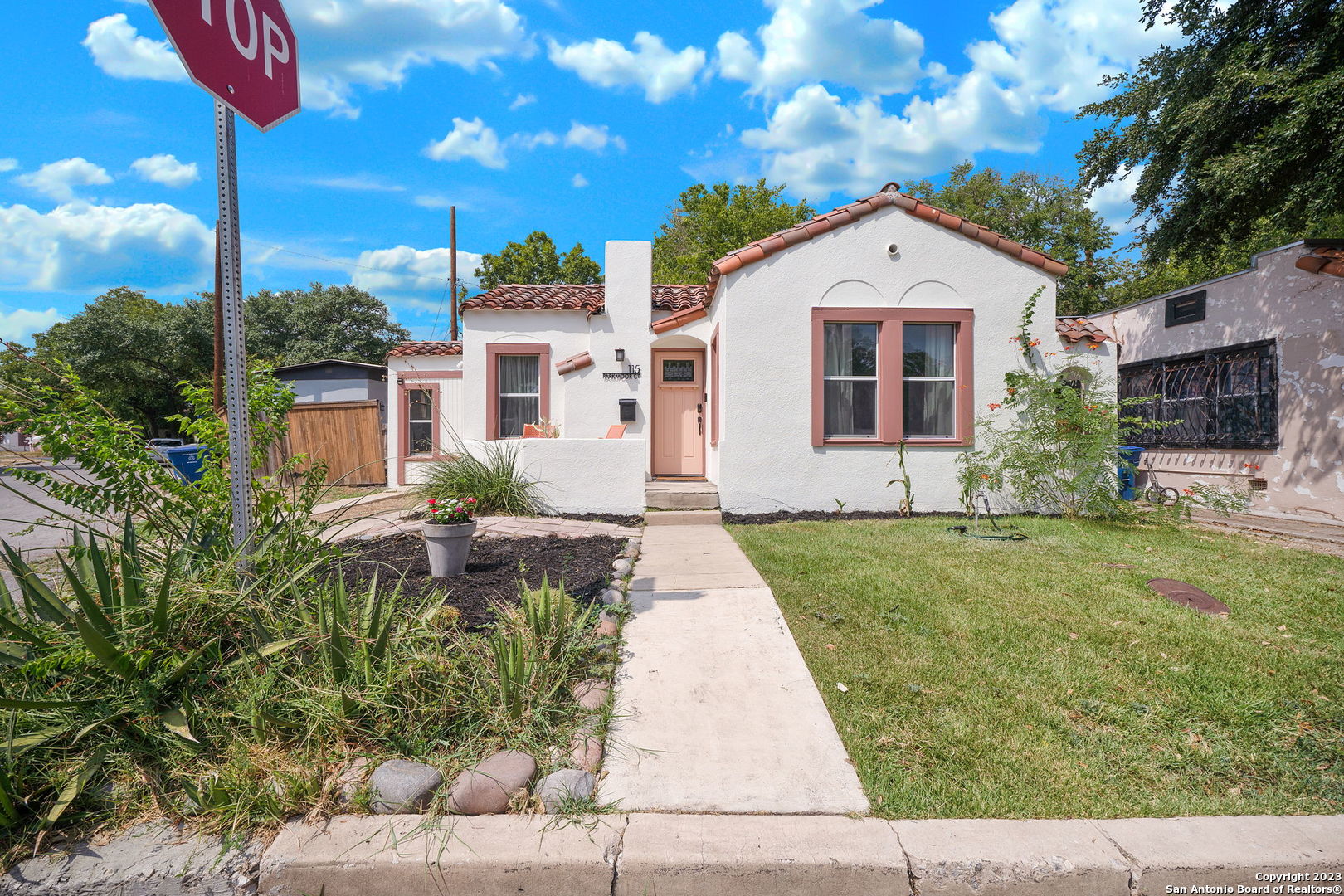 115 Parkmoor Court San Antonio TX 78201