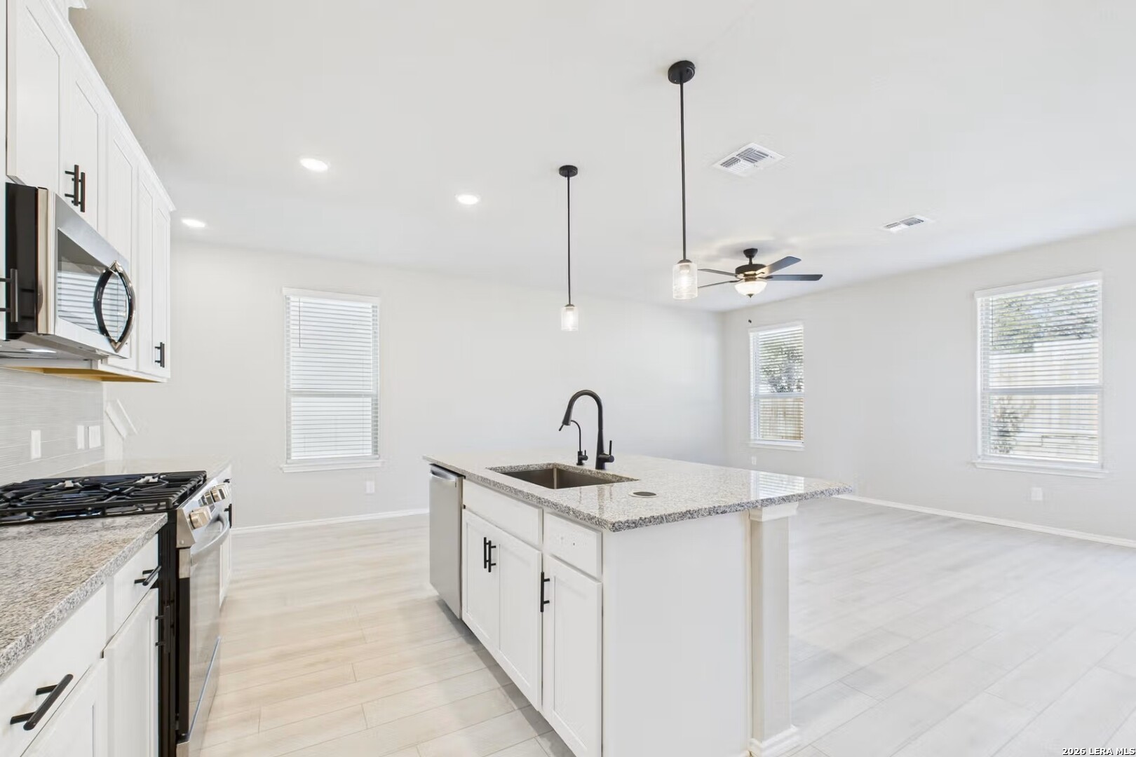 1018 West 1604 North San Antonio TX 78251