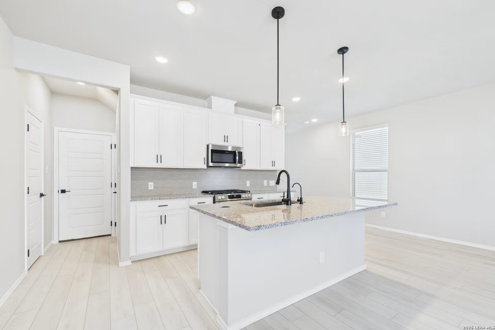 1018 West 1604 North San Antonio TX 78251