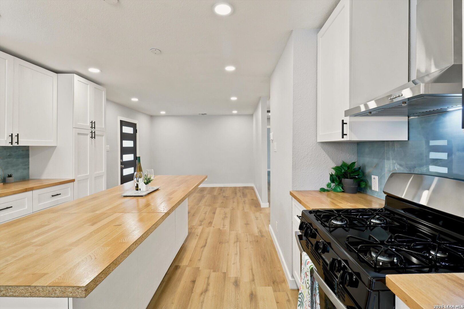 1126 W Lullwood San Antonio TX 78201