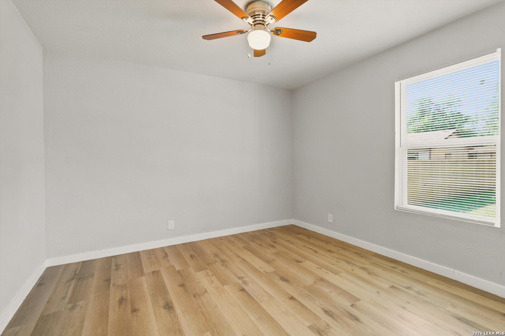 1126 W Lullwood San Antonio TX 78201