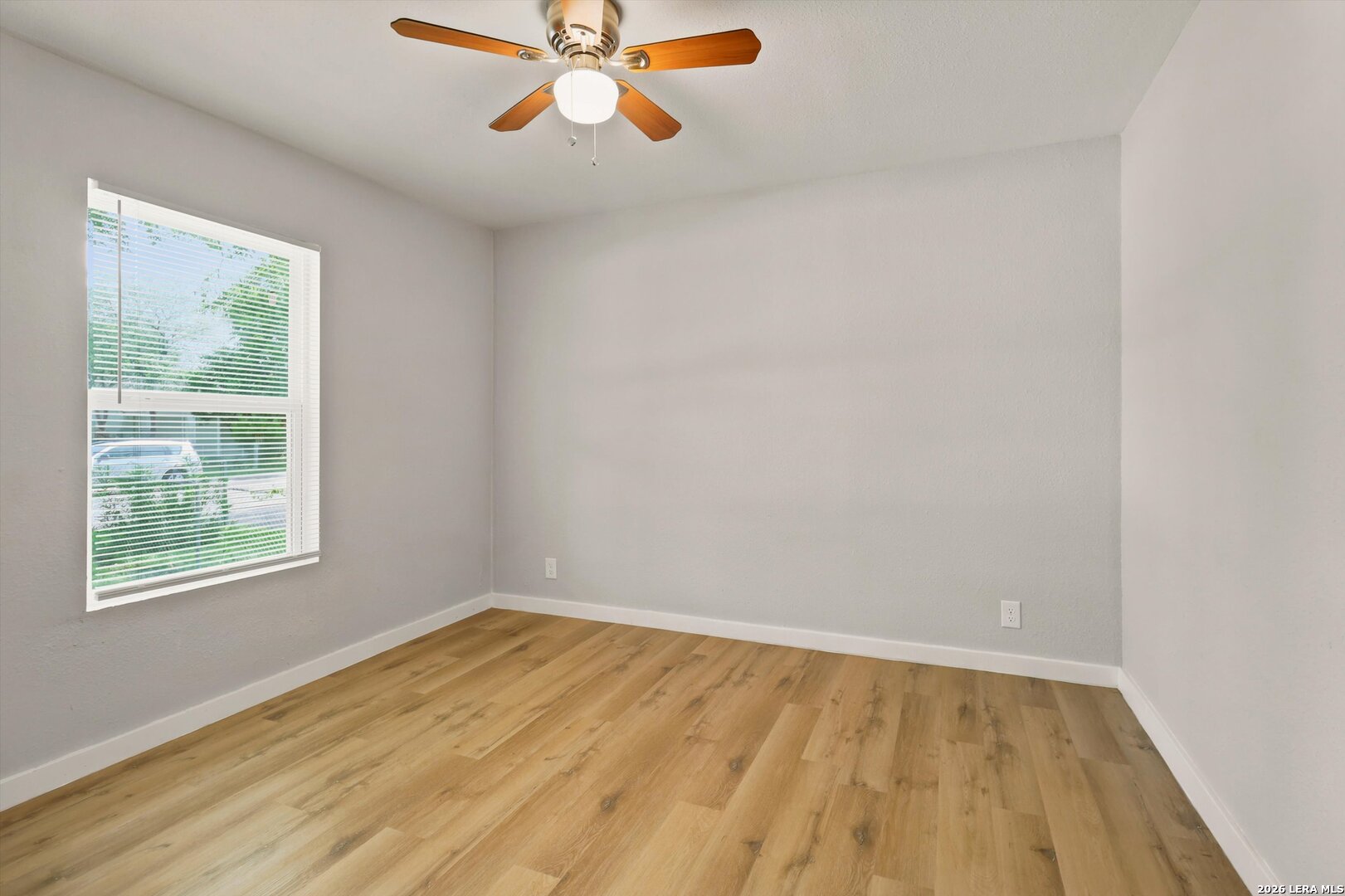 1126 W Lullwood San Antonio TX 78201