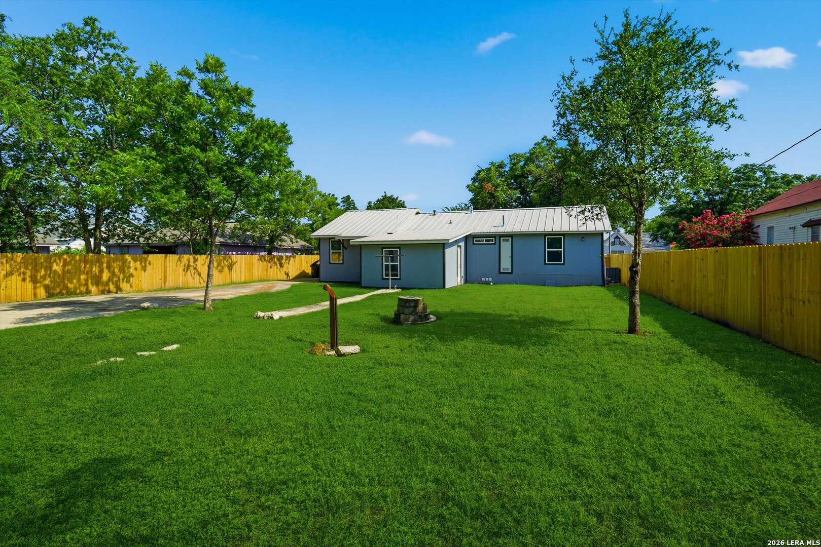1126 W Lullwood San Antonio TX 78201