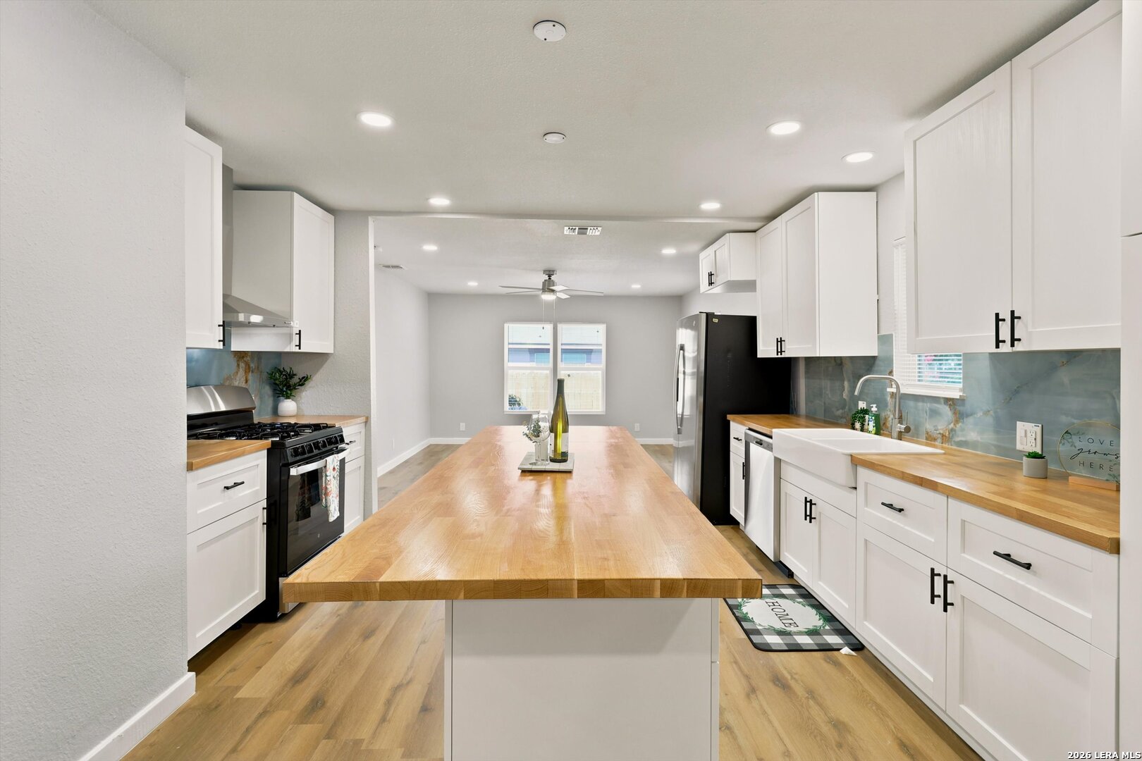 1126 W Lullwood San Antonio TX 78201