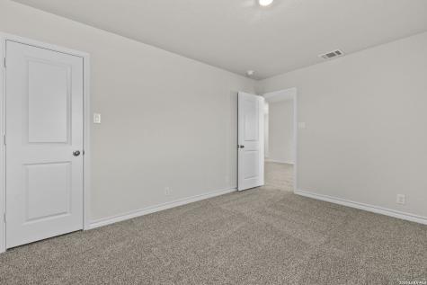 110 Tawny Owl San Antonio TX 78253