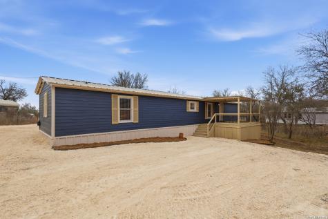 872 County Road 4511 Hondo TX 78861