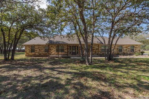 108 Buttermilk Circle Floresville TX 78114