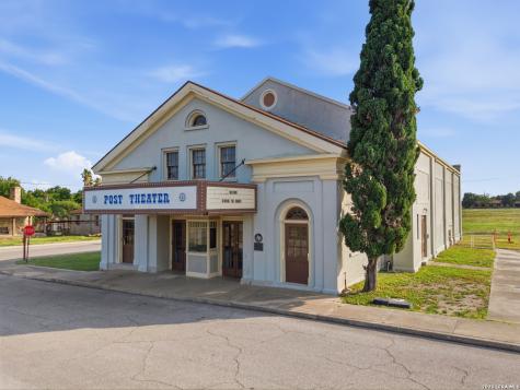 7 La Motte Street Brackettville TX 78832