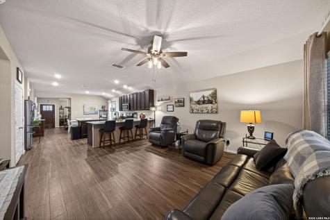 329 Hinsdale Run Cibolo TX 78108