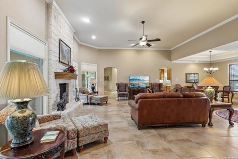 1139 Creekside Pond Road Seguin TX 78155