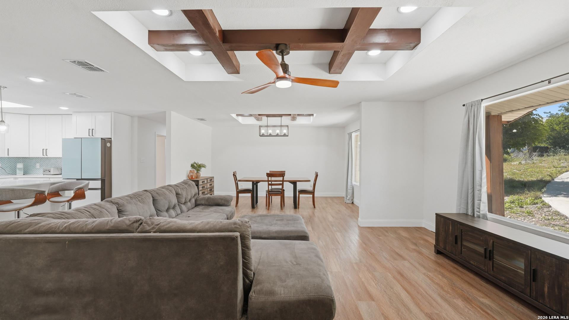 6715 E Queens Crown Street San Antonio TX 78233