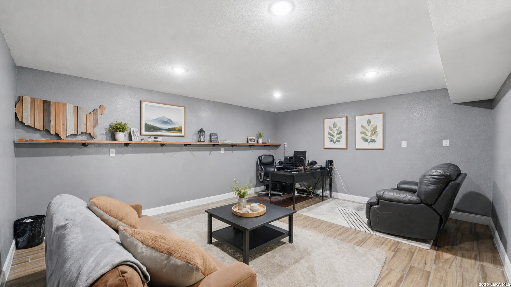 6715 E Queens Crown Street San Antonio TX 78233