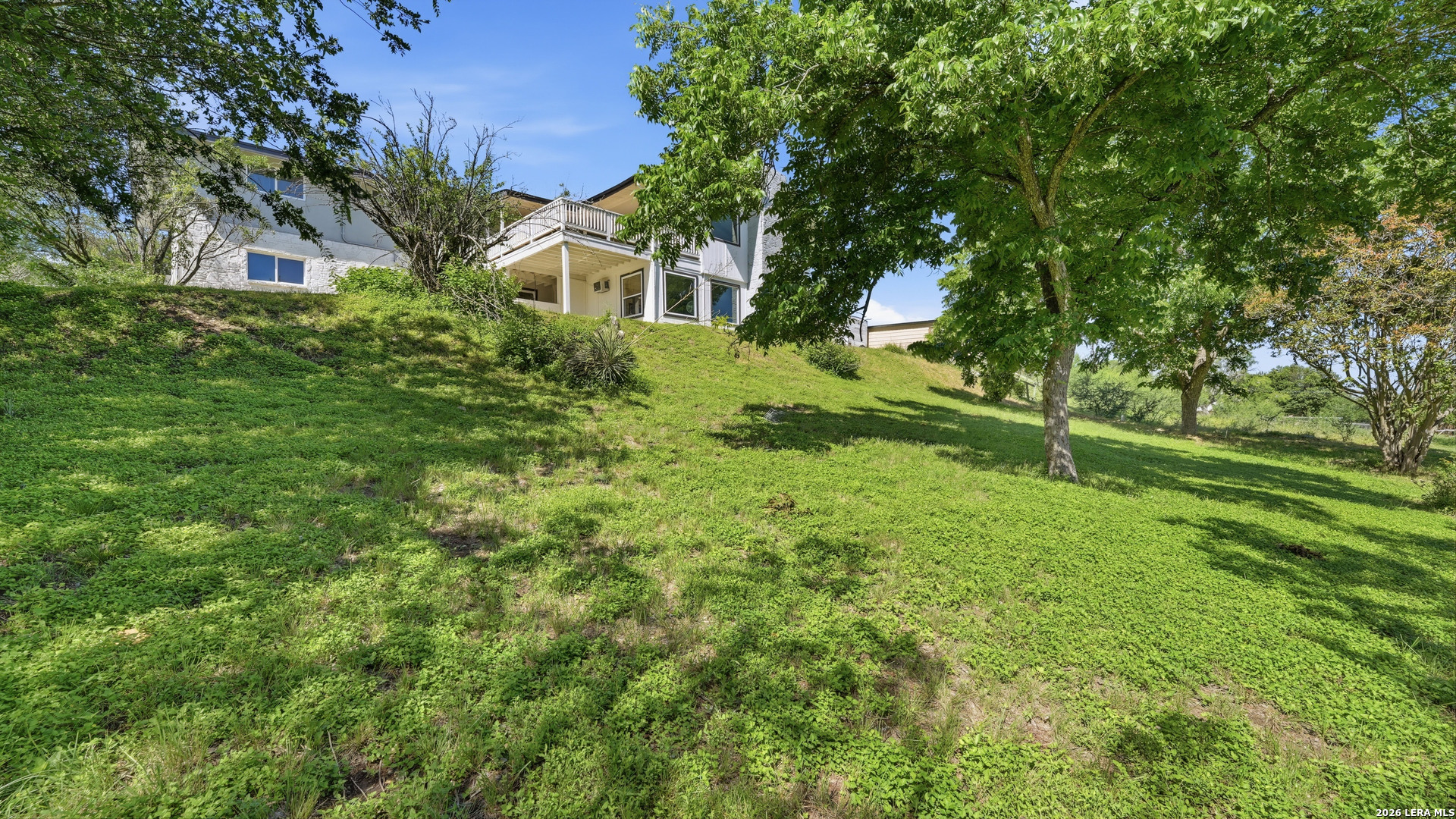 6715 E Queens Crown Street San Antonio TX 78233