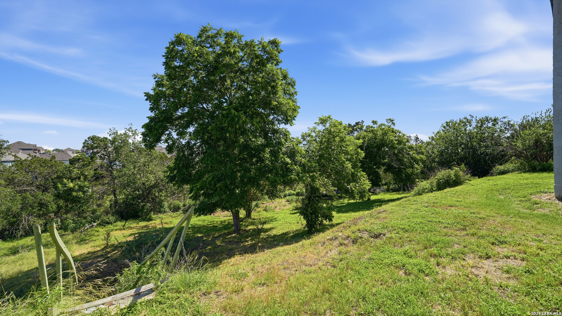 6715 E Queens Crown Street San Antonio TX 78233
